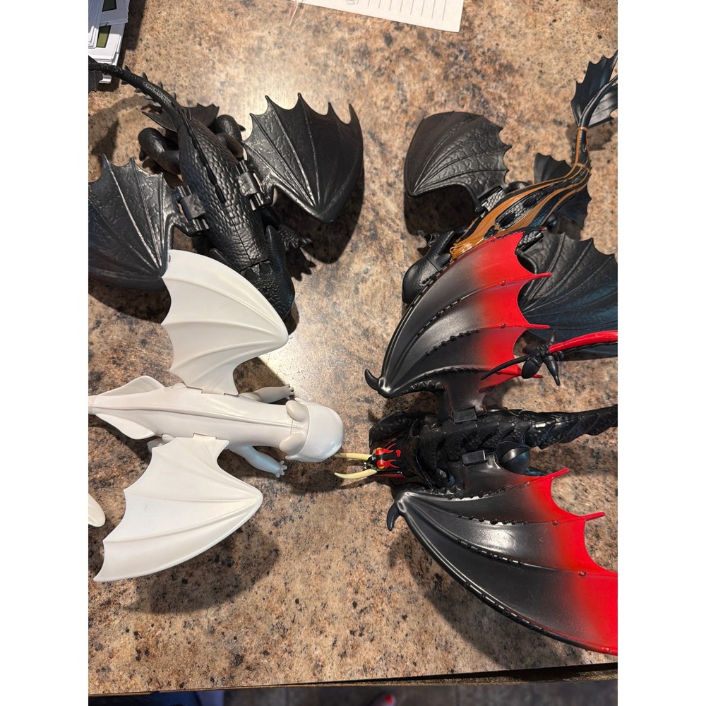 How to Train‎ Your Dragon Figs Lot Toothless Light Fury Deathgripper Spin Master